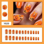 Nail art con motivi floreali