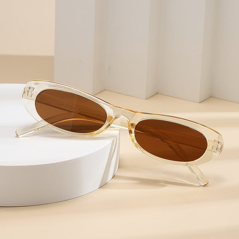 Occhiali da sole cat-eye eleganti da donna