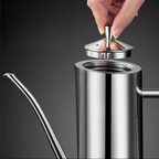 Oliera in acciaio inox con beccuccio dosatore