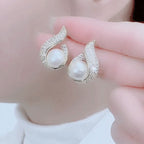 Orecchini eleganti con perle e strass