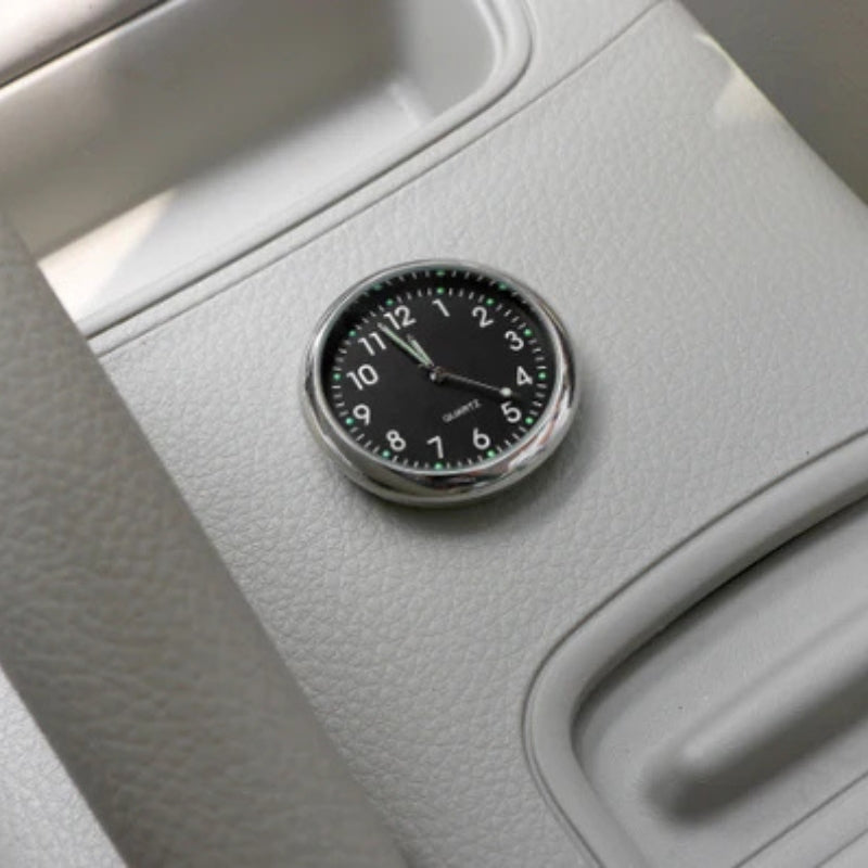 Orologio analogico mini AutoTime con adesivo per interni auto