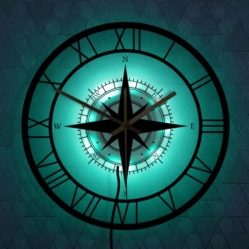 Orologio da parete con quadrante bussola e rosa dei venti, cornice in metallo