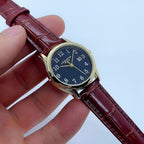 Orologio da polso al quarzo con cinturino in similpelle – Accessorio elegante per lei