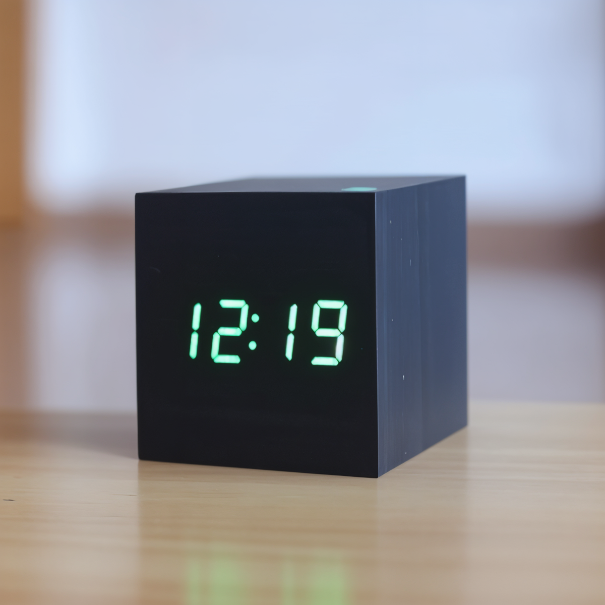 Orologio digitale LED in legno elegante