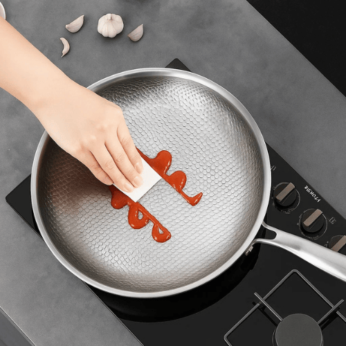 Padella in titanio martellato senza rivestimento – per tutti i piani cottura