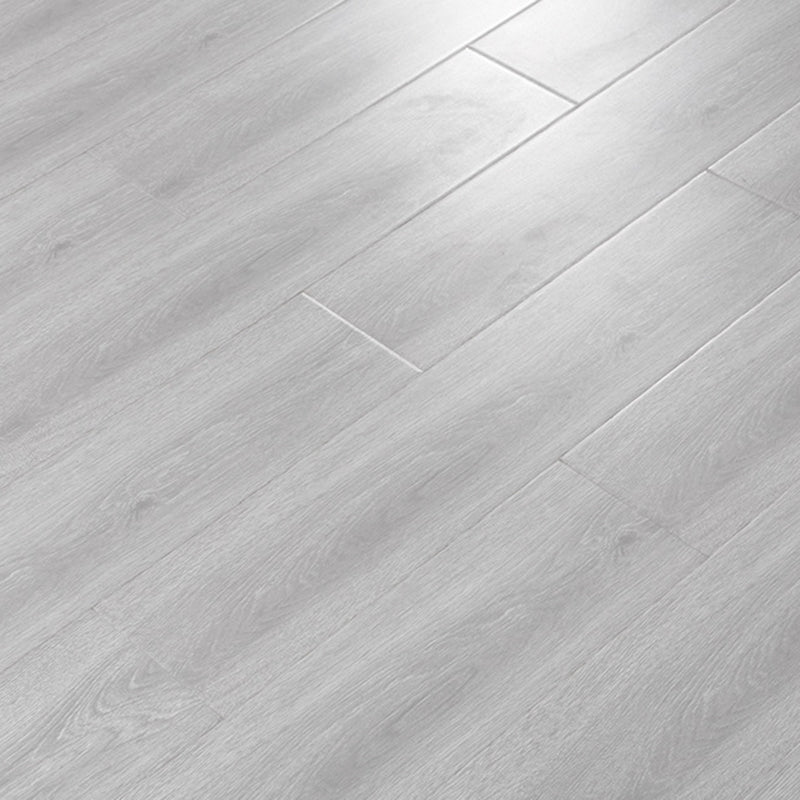 Pavimento laminato a click antigraffio effetto legno