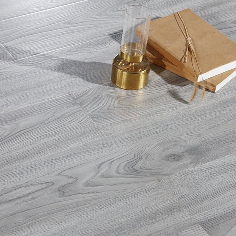 Pavimento laminato a click antigraffio effetto legno