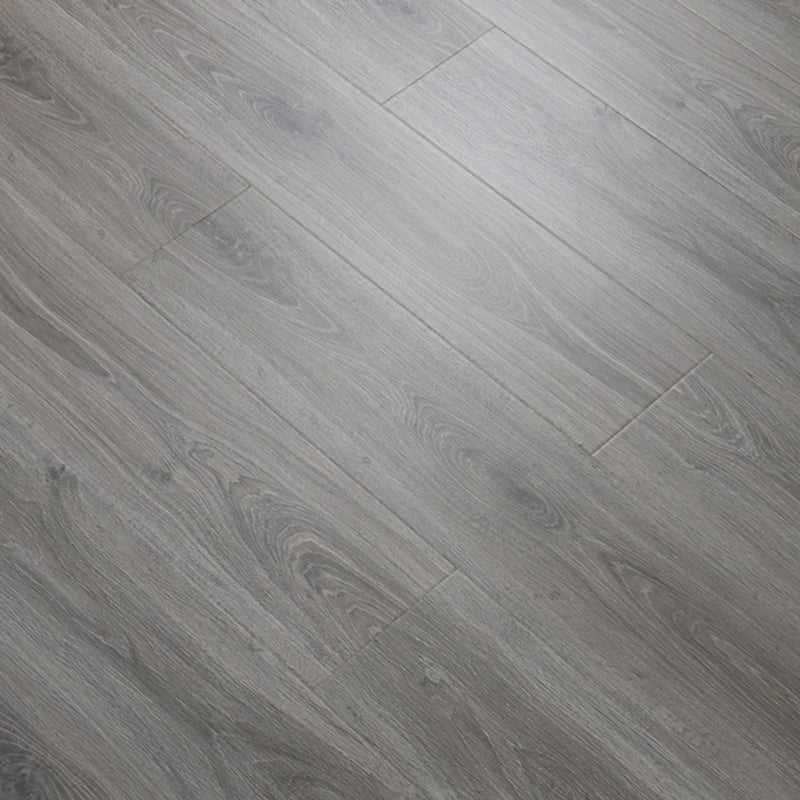 Pavimento laminato a click antigraffio effetto legno