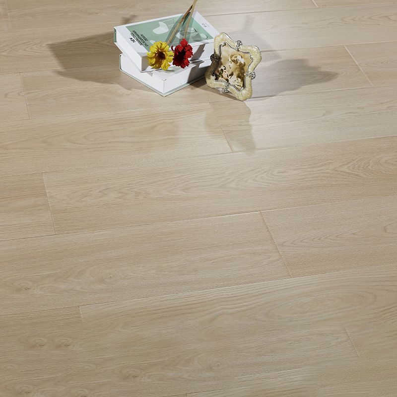 Pavimento laminato effetto acero con incastro a clic resistente alle macchie