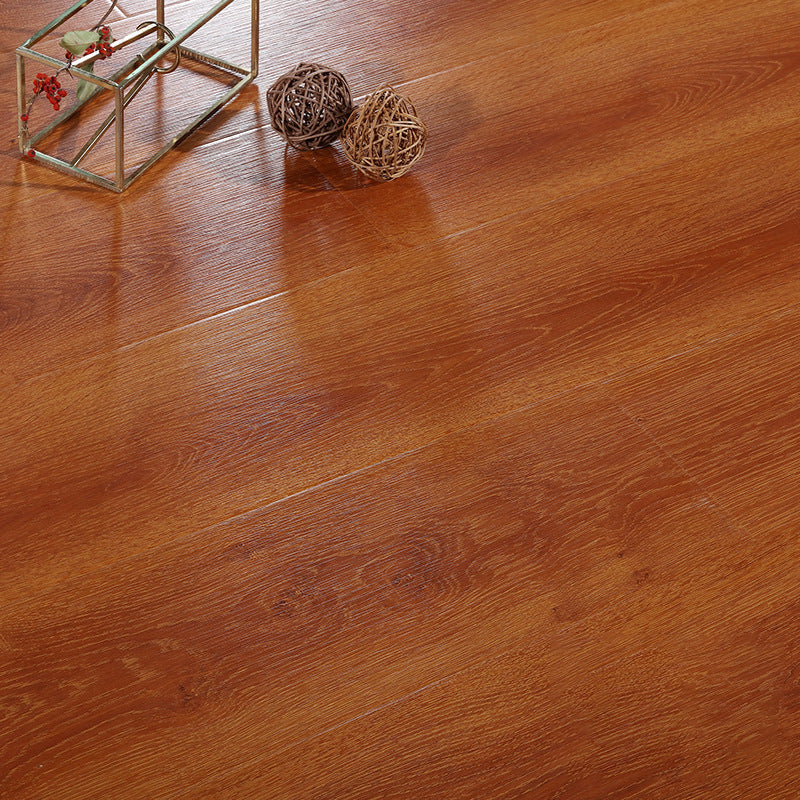 Pavimento laminato effetto acero con incastro a clic resistente alle macchie
