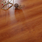 Pavimento laminato effetto acero con incastro a clic resistente alle macchie