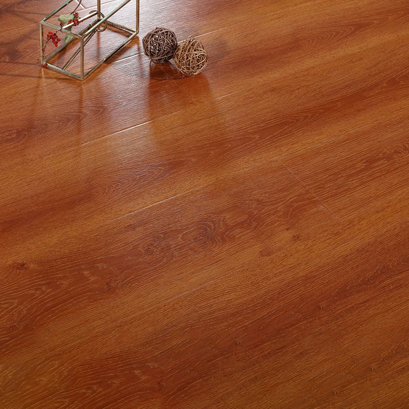 Pavimento laminato effetto acero con incastro a clic resistente alle macchie