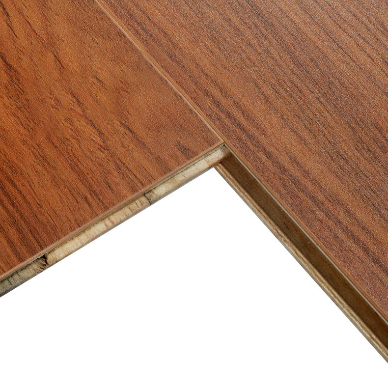 Pavimento laminato effetto legno ignifugo e impermeabile