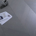 Pavimento laminato effetto legno ignifugo e impermeabile