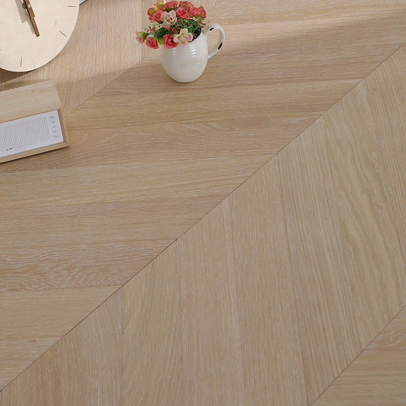 Pavimento laminato effetto legno ignifugo e impermeabile