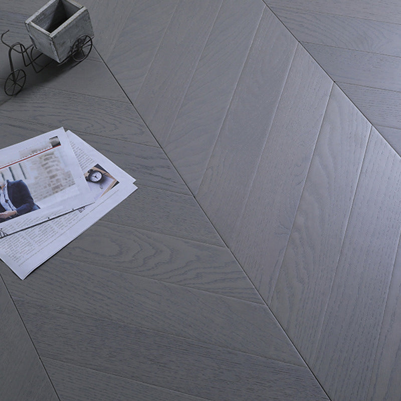Pavimento laminato effetto legno ignifugo e impermeabile