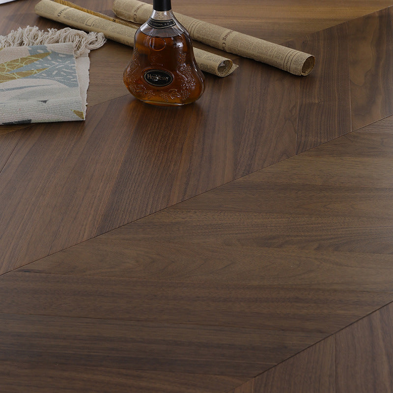Pavimento laminato effetto legno ignifugo e impermeabile