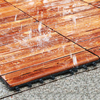 Pavimento laminato effetto pino scuro resistente alla muffa