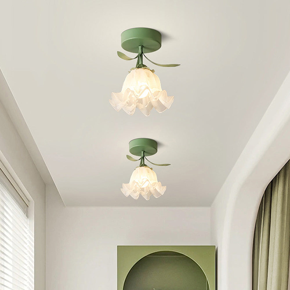 Plafoniera con vetro floreale decorativo