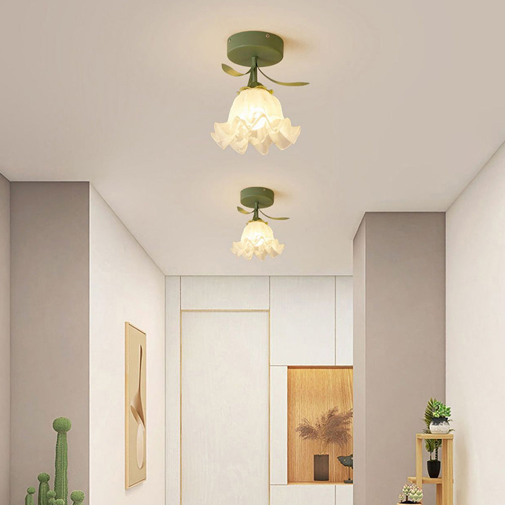 Plafoniera con vetro floreale decorativo