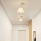 Plafoniera con vetro floreale decorativo