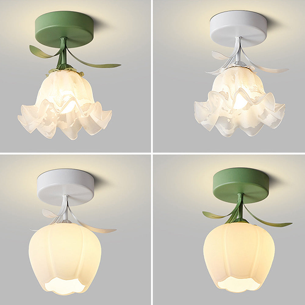 Plafoniera con vetro floreale decorativo