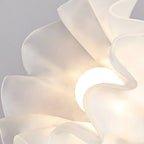 Plafoniera con vetro floreale decorativo