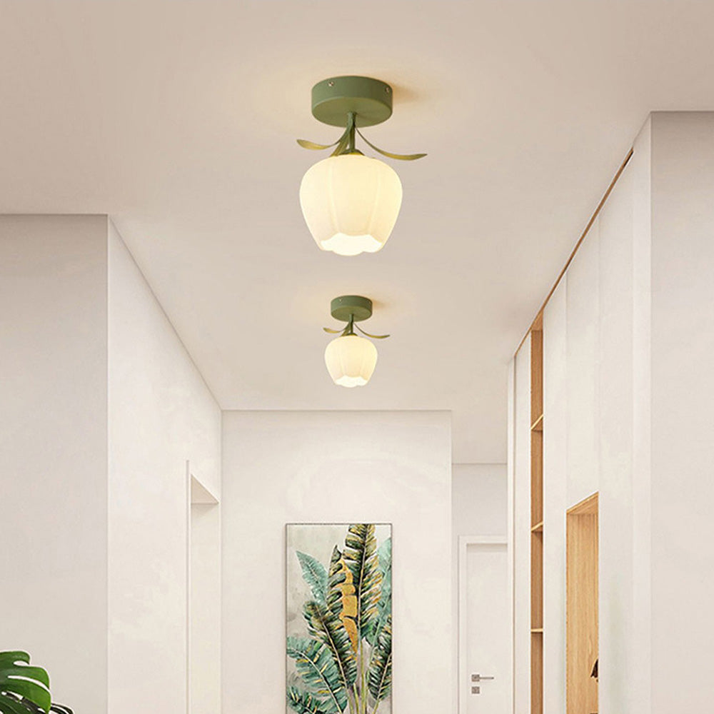 Plafoniera con vetro floreale decorativo