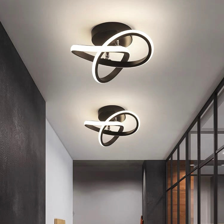 Plafoniera LED con struttura in metallo nero