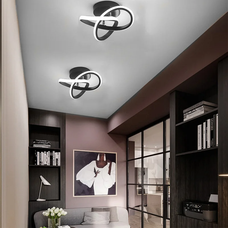 Plafoniera LED con struttura in metallo nero