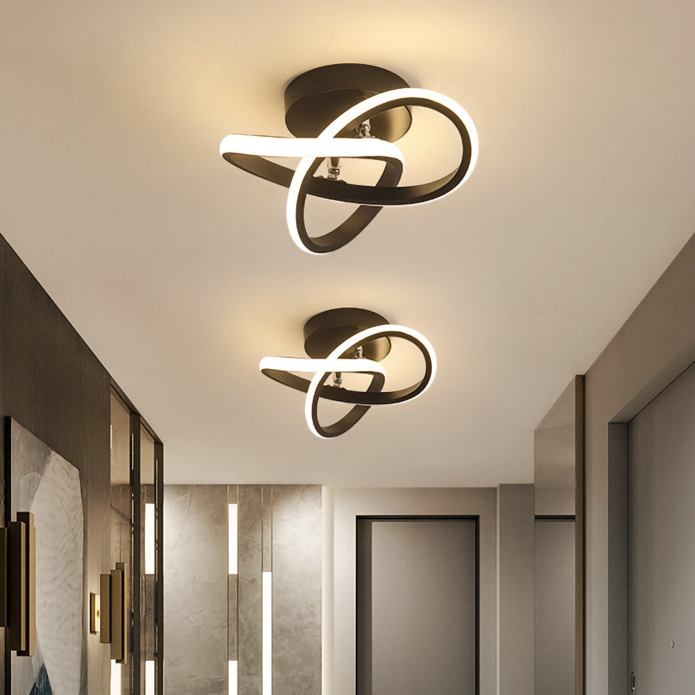 Plafoniera LED con struttura in metallo nero