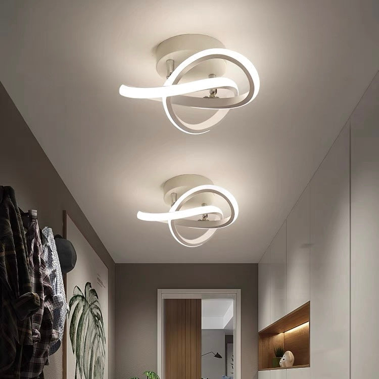 Plafoniera LED con struttura in metallo nero