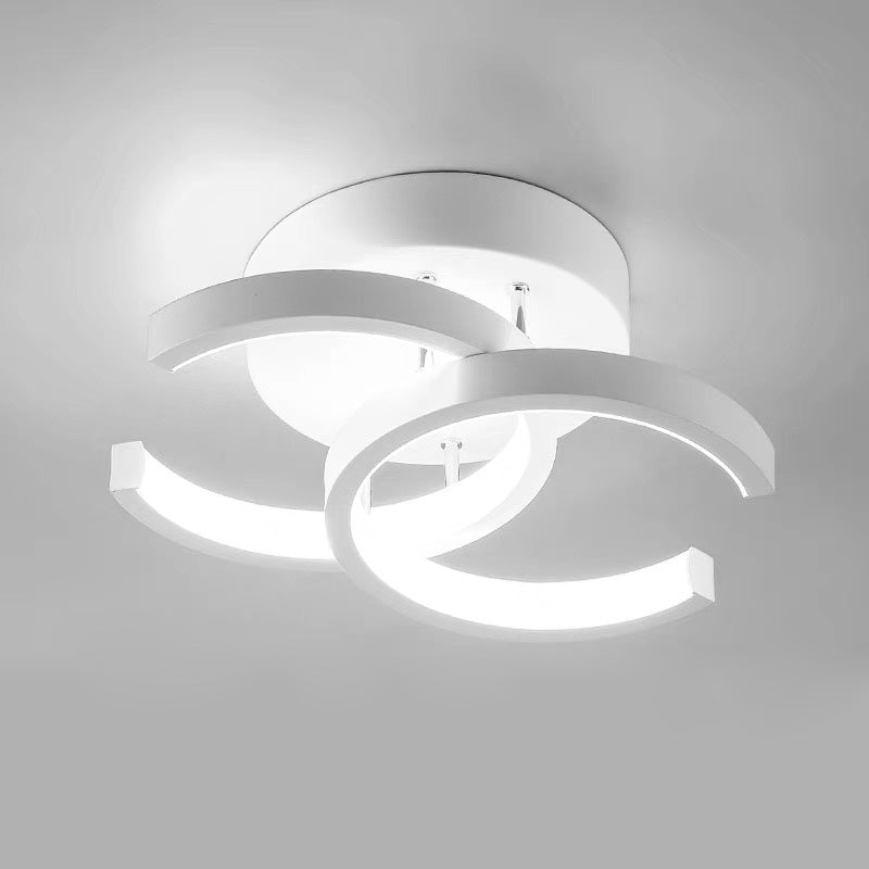 Plafoniera LED con struttura in metallo nero
