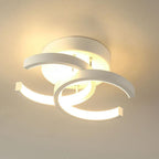 Plafoniera LED con struttura in metallo nero