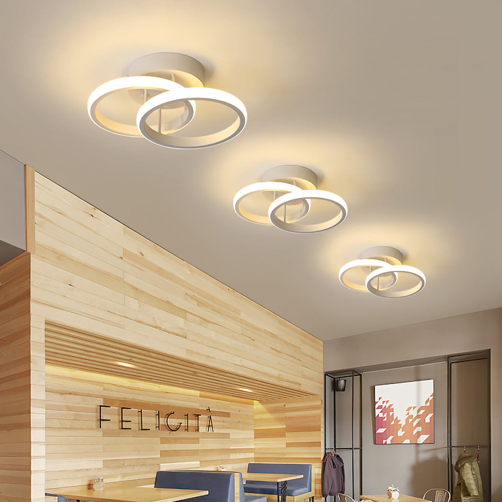 Plafoniera LED con struttura in metallo nero