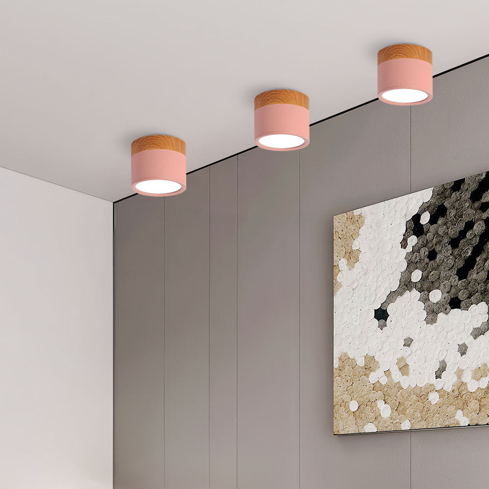 Plafoniera LED a filo soffitto con finitura legno rosa