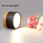 Plafoniera LED a filo soffitto con finitura legno rosa