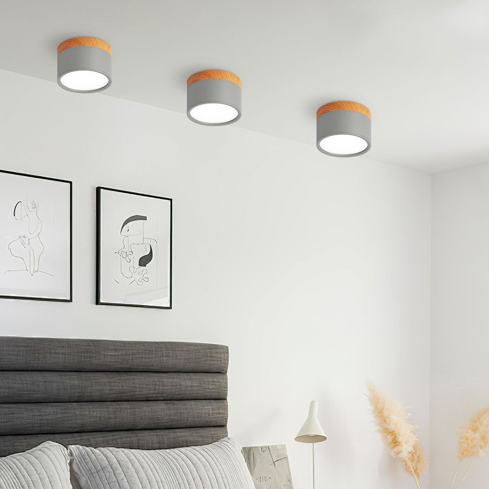 Plafoniera LED a filo soffitto con finitura legno rosa