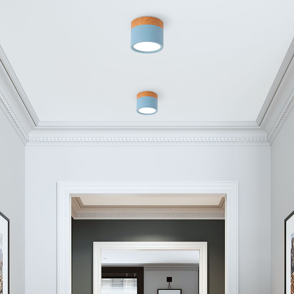 Plafoniera LED a filo soffitto con finitura legno rosa