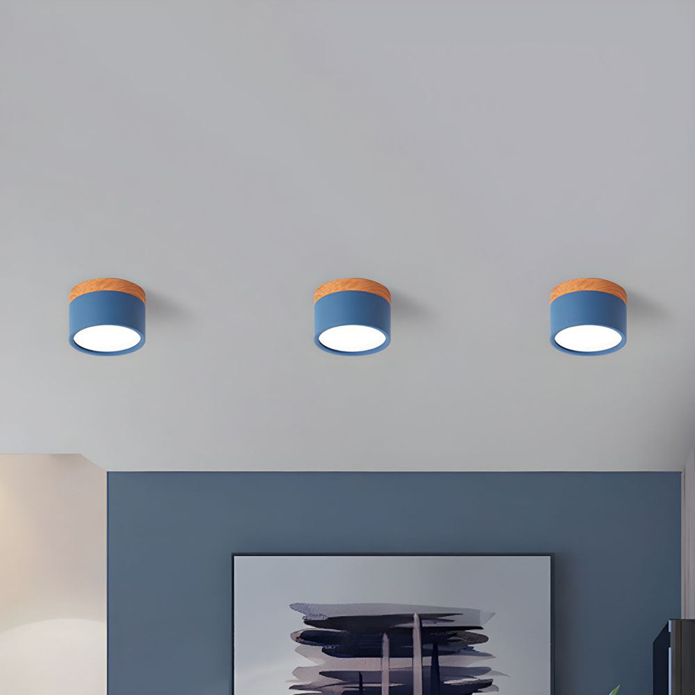 Plafoniera LED a filo soffitto con finitura legno rosa
