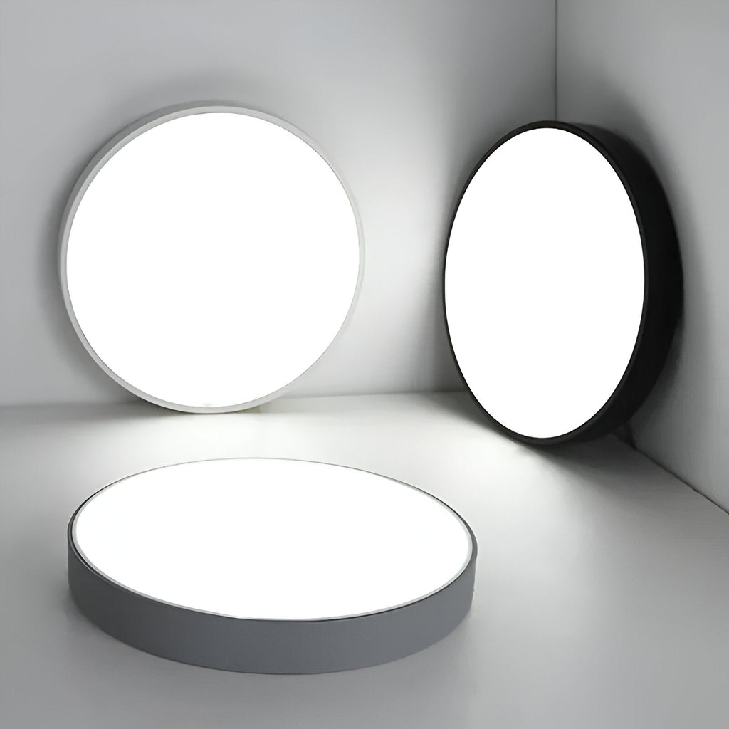 Plafoniera rotonda moderna con cornice sottile