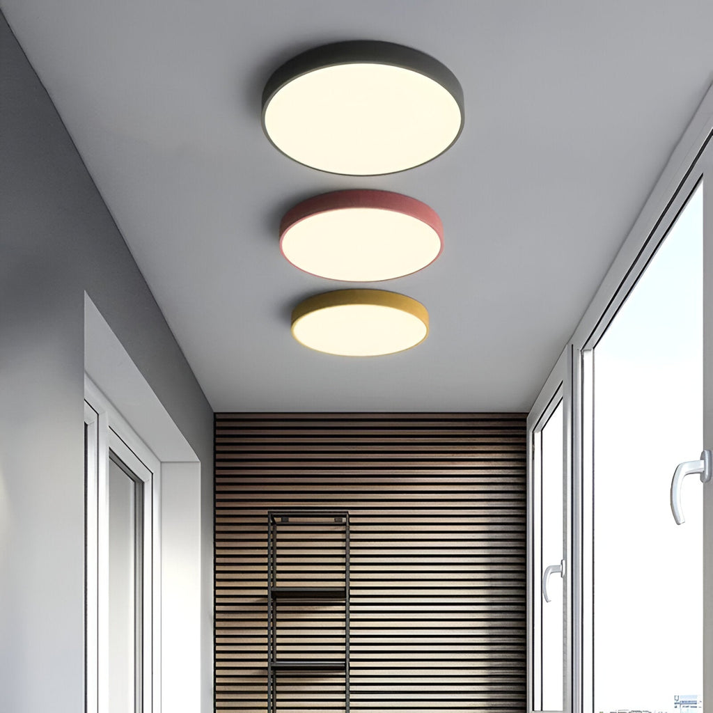 Plafoniera rotonda moderna con cornice sottile