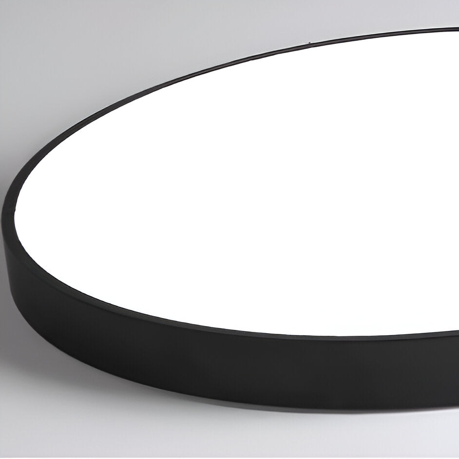 Plafoniera rotonda moderna con cornice sottile