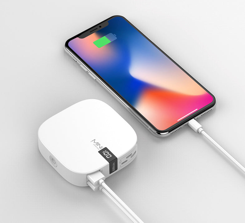 Power bank mini 10.000 mAh con ricarica rapida 2,1 A, display LED e doppia uscita USB