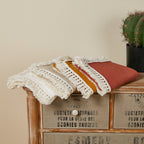 Sciarpa boho con frange e dettagli crochet
