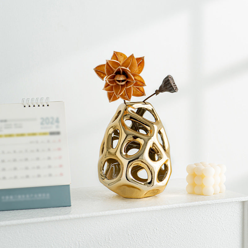 Scultura decorativa in ceramica moderna