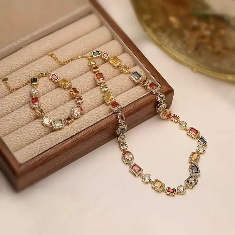 Set di gioielli con design geometrico moderno