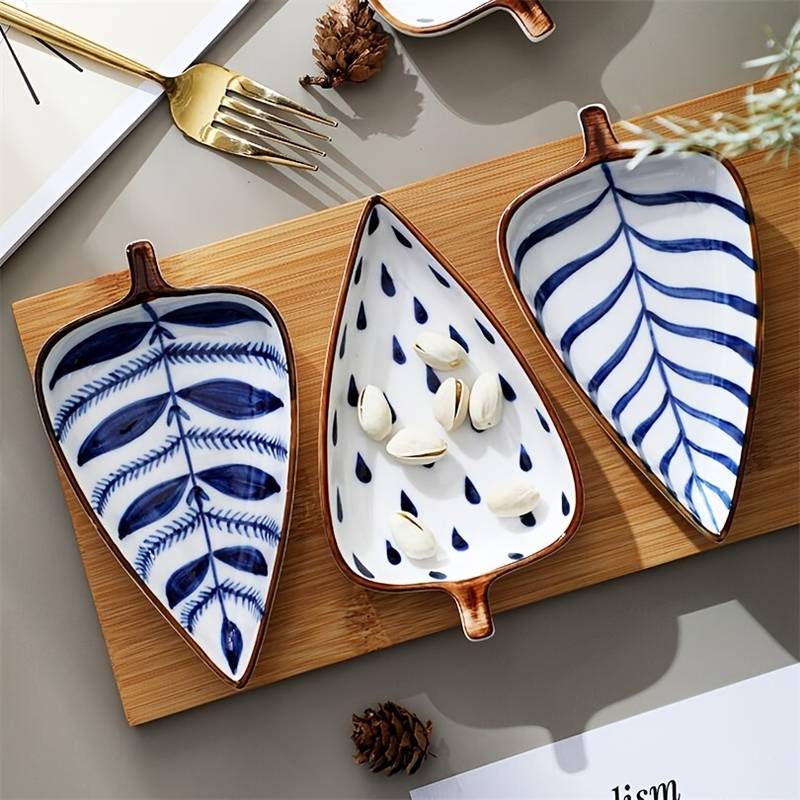 Set di piatti in ceramica dal design organico