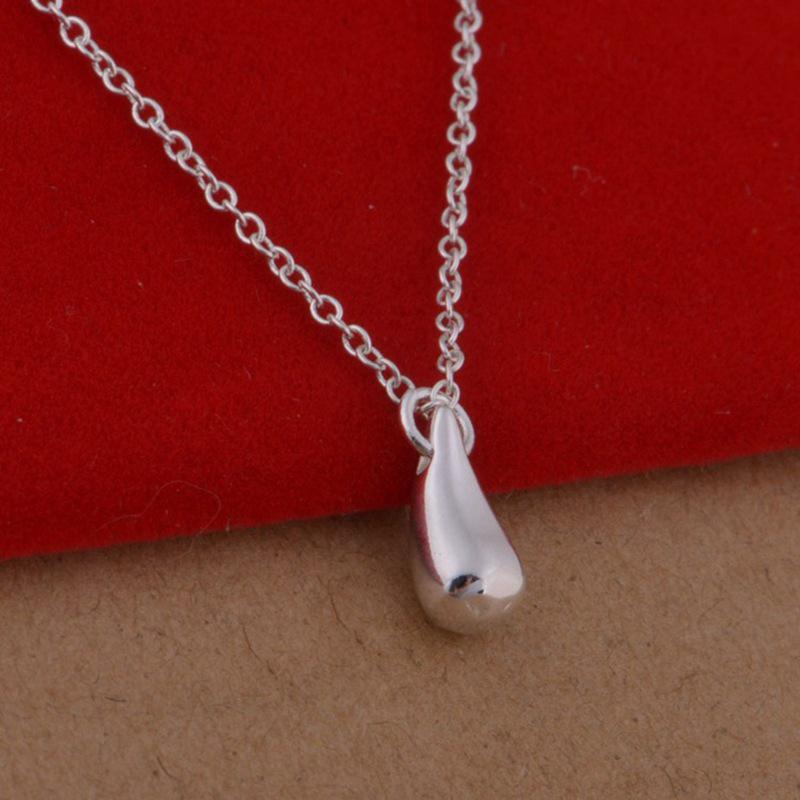 Set gioielli quattro pezzi con ciondolo anello