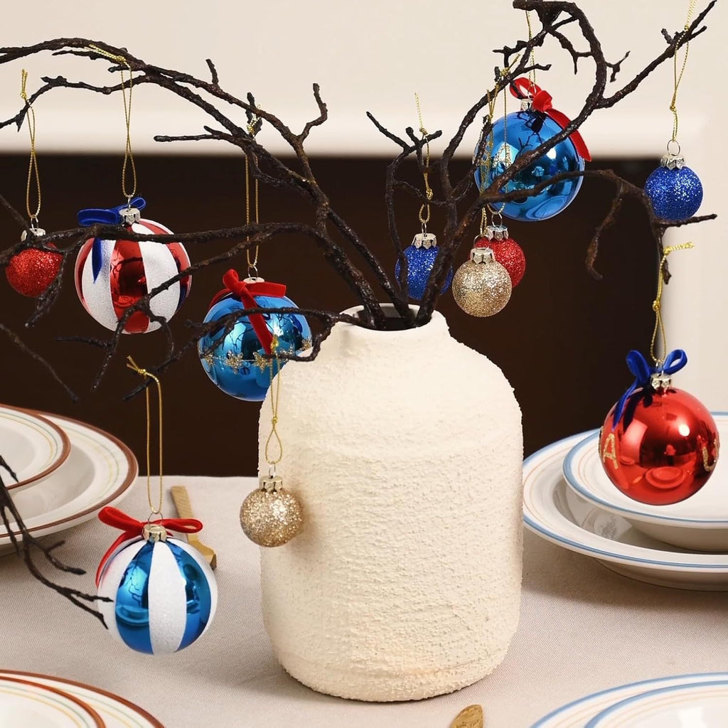 Set di palline natalizie patriottiche con glitter, superfici specchiate e fiocco decorativo